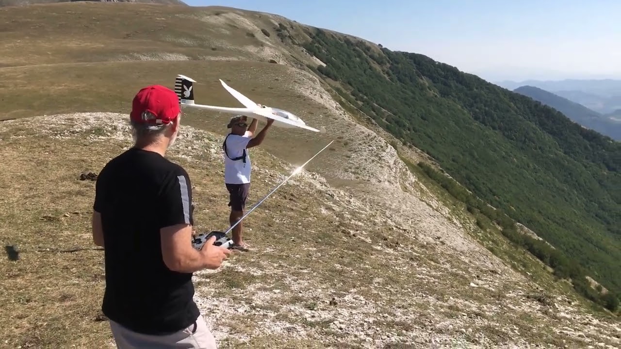 VOLANDO SUL MONDO CATRIA