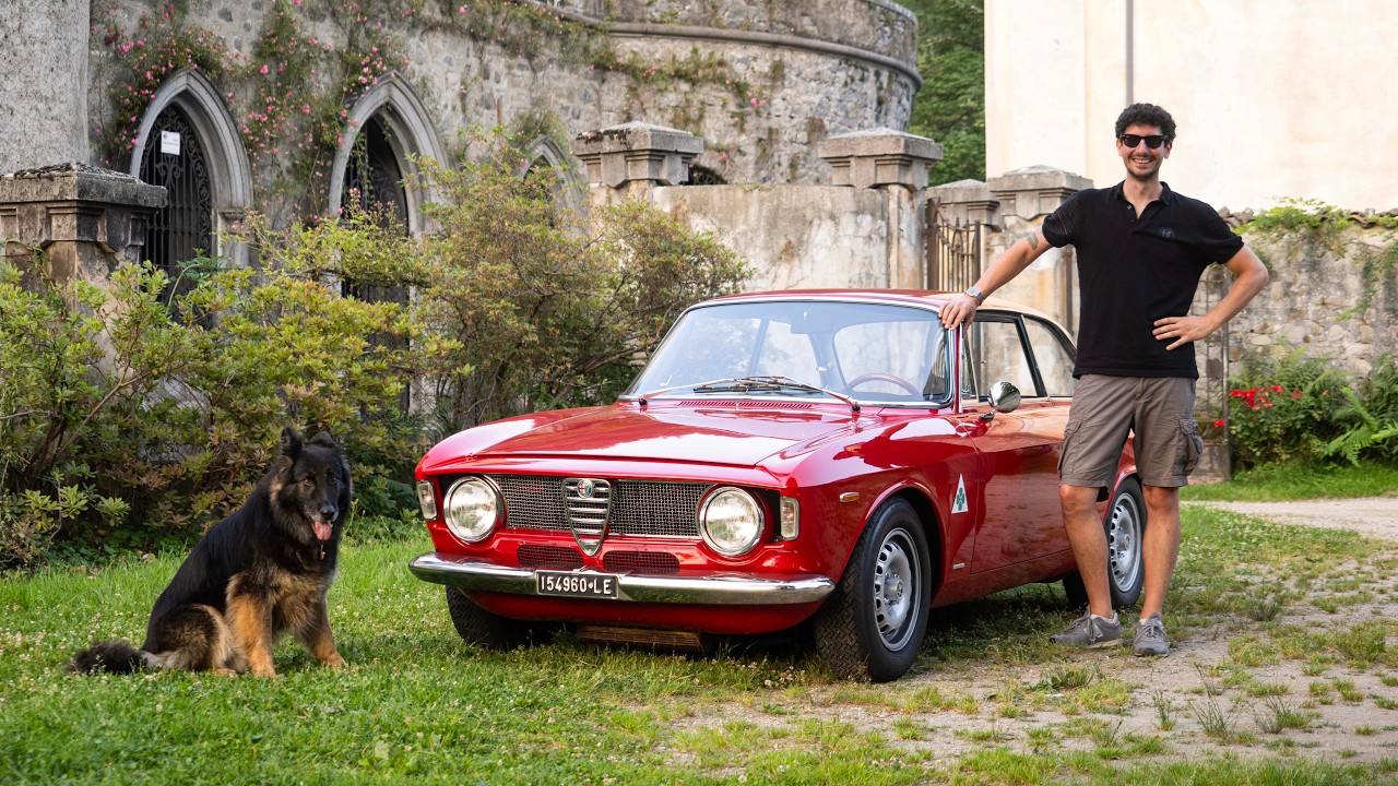 Alfa Romeo Giulia GTA 1600: манифест легкости — за рулем Давиде Чирони