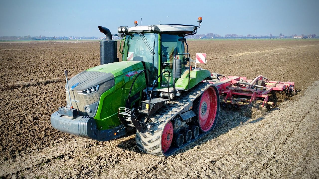 Fendt 943 Vario MT -  Erpicatura