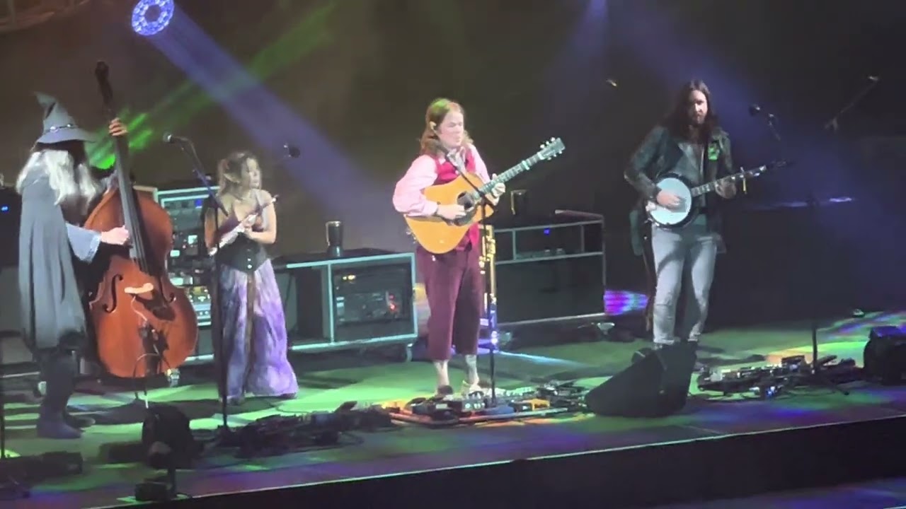 Billy Strings “The Shire & Old Home Place” 10/29/22 Asheville Halloween