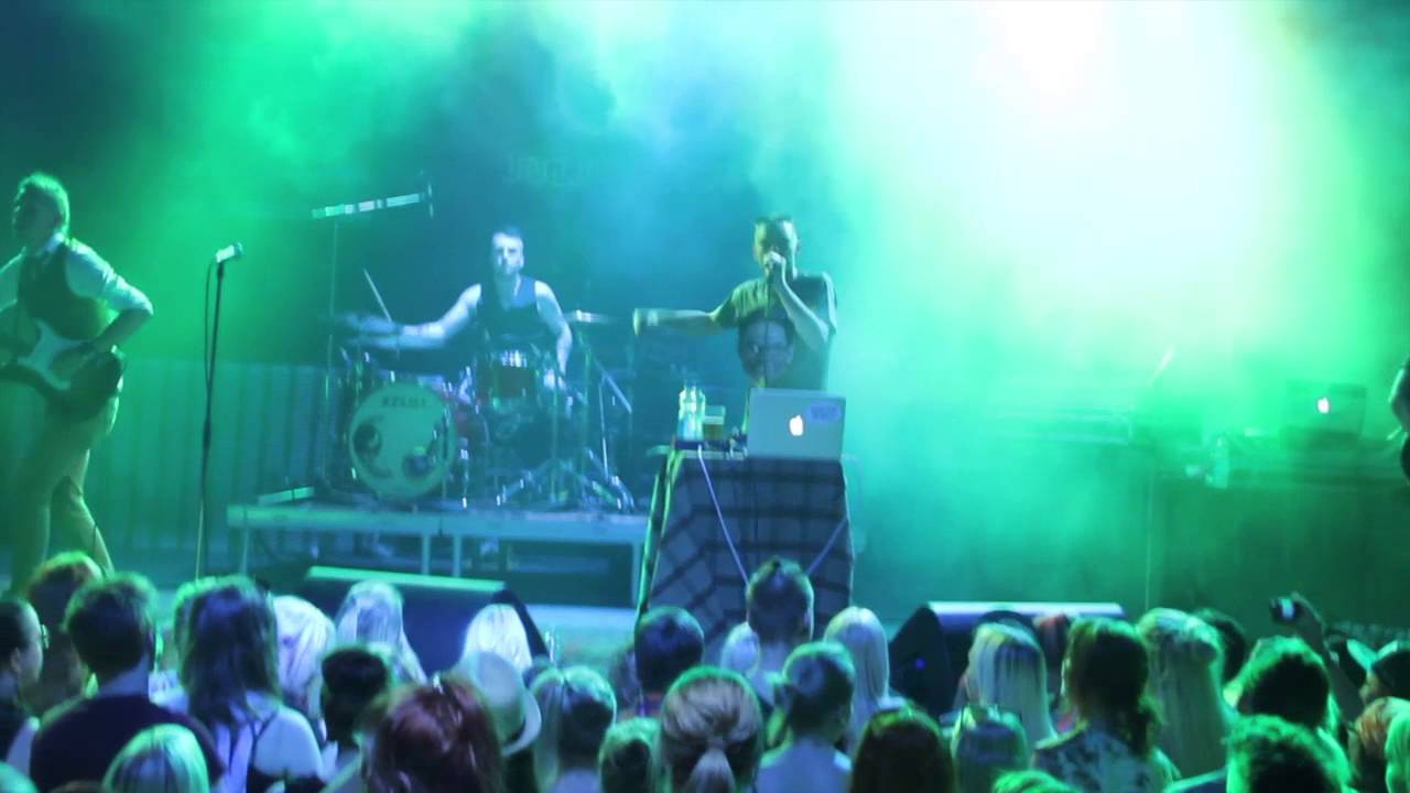 PAKKAHUONE, TAMPERE: Juju ja Hullut LIVE: Julius Kivi on Hullu -kiertue 23/5/2014