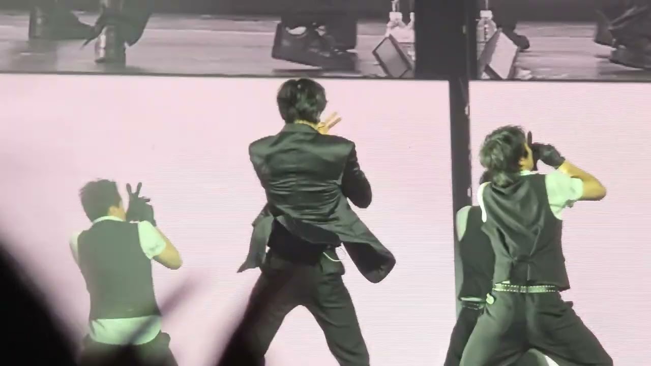 20260222 ATEEZ IN YOUR FANTASY WORLD TOUR IN SINGAPORE - SLIDE TO ME (YUNHO)