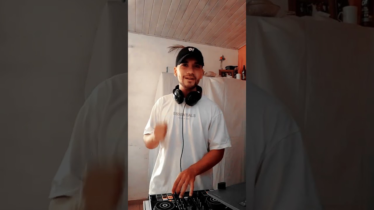 PERREO FUNK VOL.1 (LA VILLA, CUANDO NO ERA CANTANTE, ES LA QUE VA RMX)