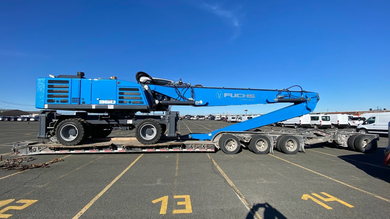 FUCHS MHL360: fun at the Port