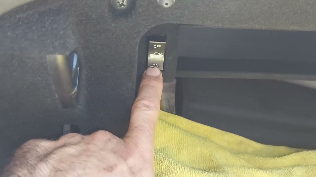 2014 NISSAN MAXIMA - NO HABRE EL BAUL O MALETERO