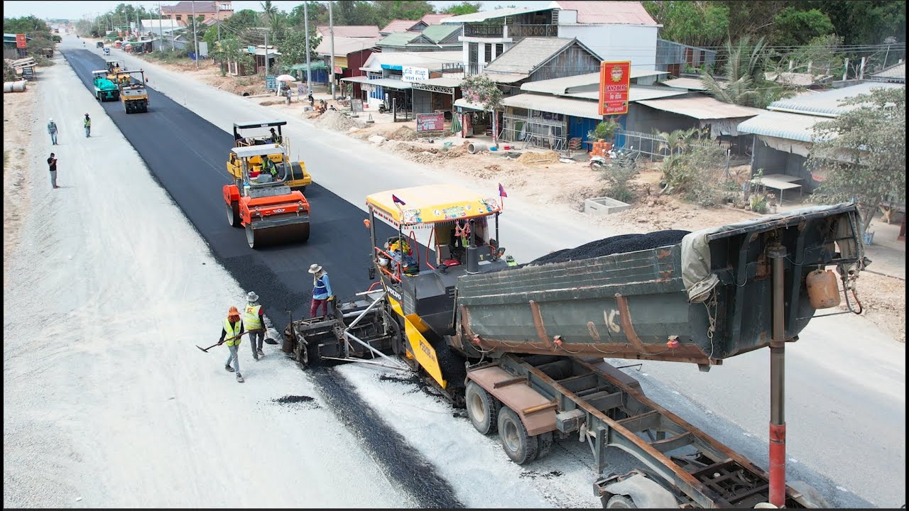 Amazing Road Construction​​ Equipment​ Fastest Asphalt Paving សកម្មភាពអ៊ុតកៅស៊ូផ្លូវជាតិលេខ២