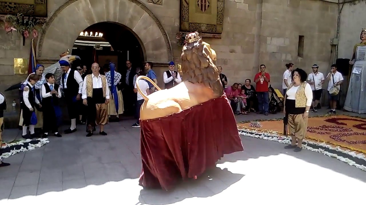 FIESTA DEL CORPUS - EL BALL DEL LLEÓ - EL BAILE DEL LEÓN - Lleida, Cataluña, Espaá
