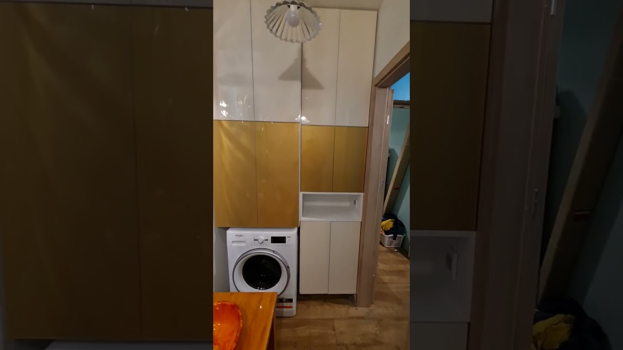 szafa łazienkowa, na frontach szkło lacobel złoty
