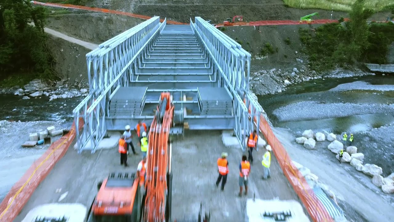 Puente modular de acero Acrow restaura conectividad en el norte de Italia - Ponte Lenzino, Trebbia