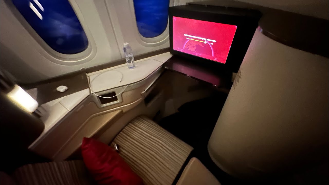 Hainan Airlines Flagship Dreamliner Business Class. Boeing 787-9 Beijing-Shenzhen Flight Report.