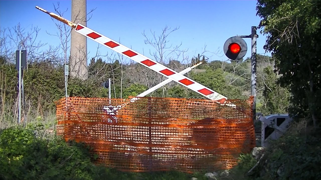 Spoorwegovergang Sassari (I) // Railroad crossing // Passaggio a livello