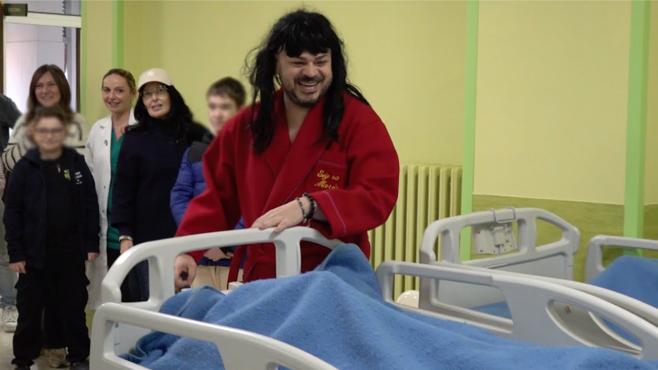 Bari, 'Mandrake' visita i piccoli pazienti del Giovanni XXIII: 