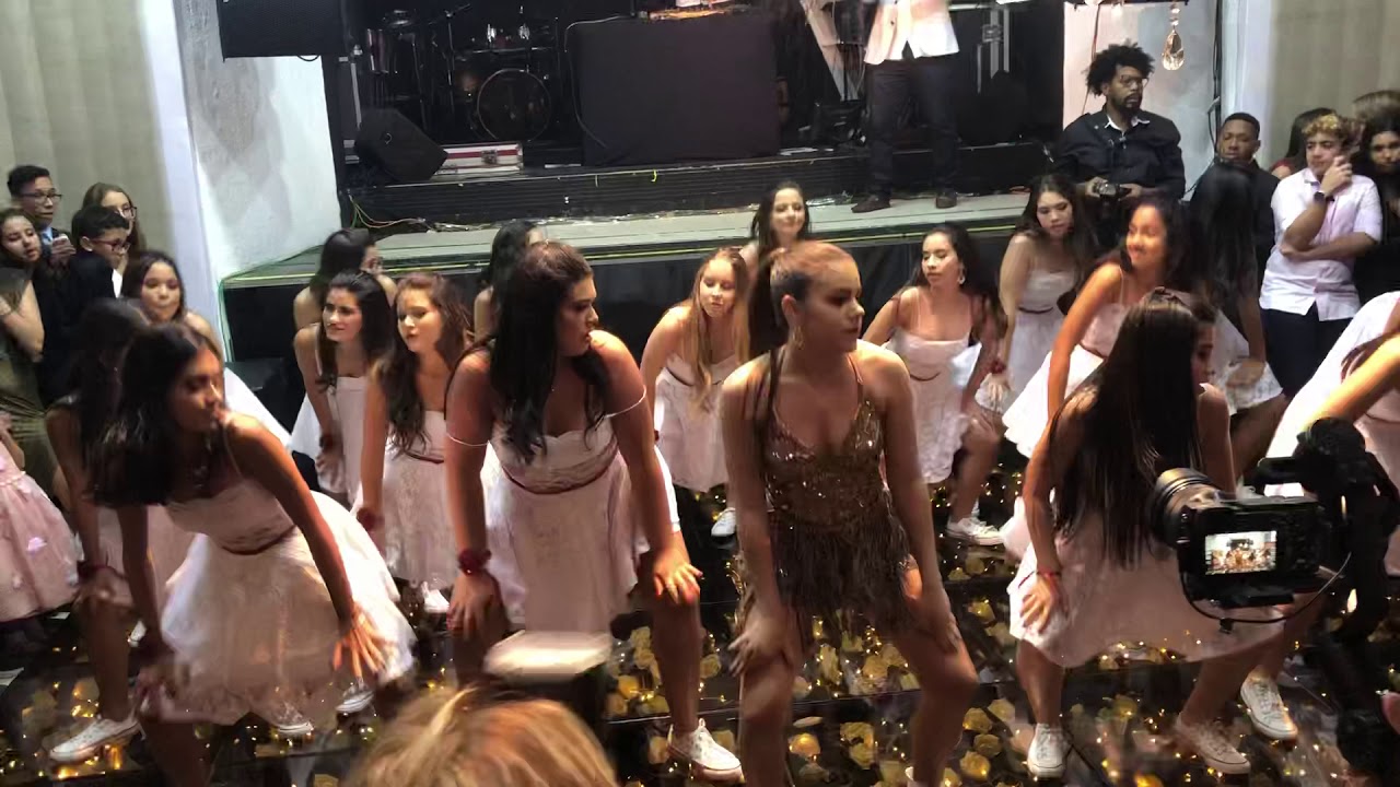 Que ENERGIA!!! Incrível! 🔥 Abertura de boate - 15 anos Gabi Sales | instagram @dancadiad