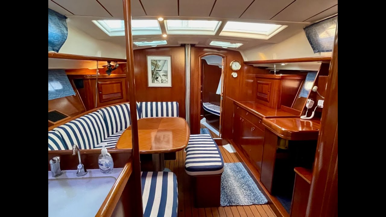 Beneteau 393 - SkyFall - Video Tour