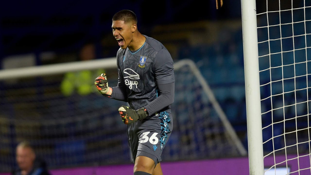 Devis Vásquez the penalty hero as Owls advance in the cup!