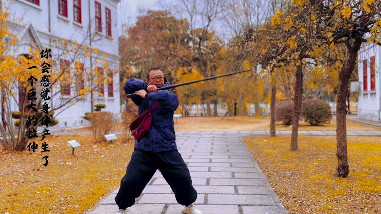 You must practice the basic skills of using the square-inch sword with two hands#方寸剑 #双手剑