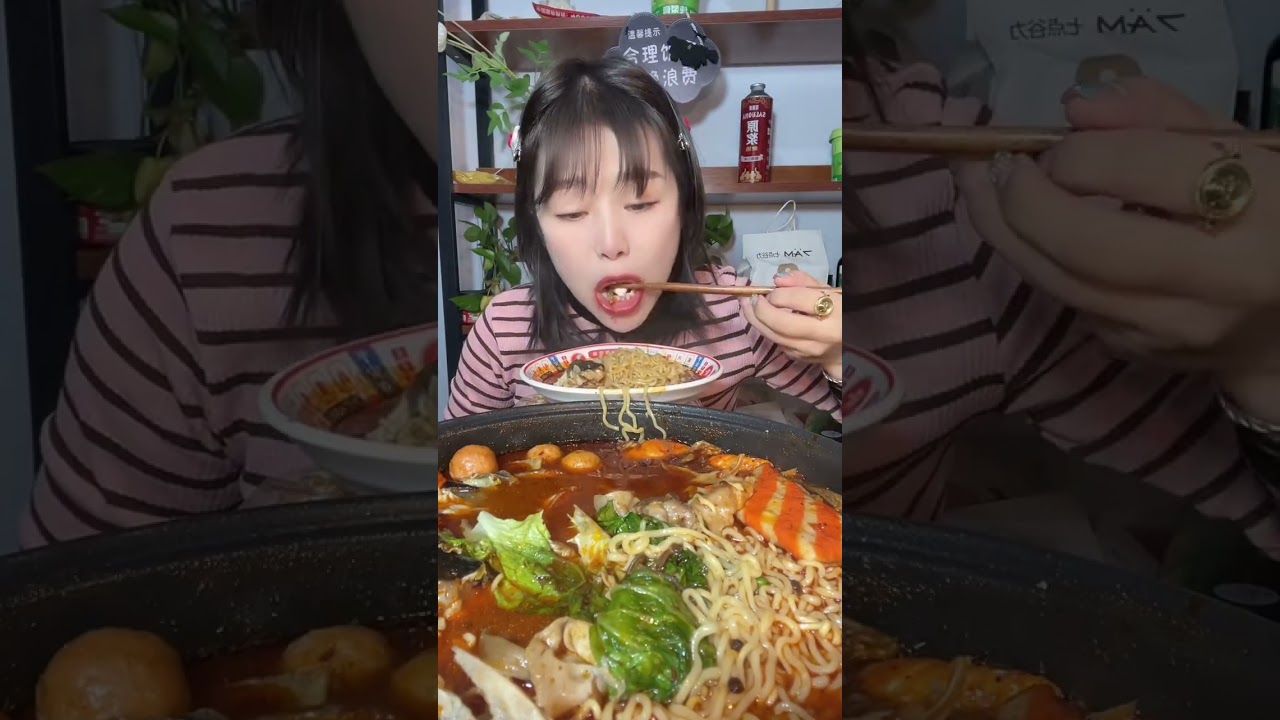 🇮🇳🔥 Trying Indian Food ASMR | Spicy Noodle Mukbang 🍜🥵  Crunchy Bread Pakora Eating Sounds 😋