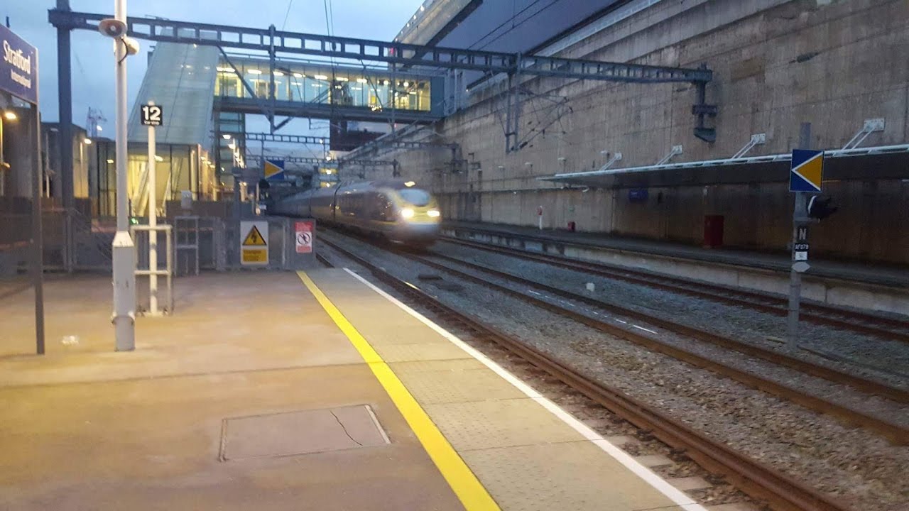 Trains at Stratford International HS1 23/12/16