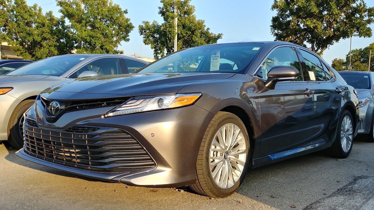 2018 Toyota Camry XLE walk around and interior look