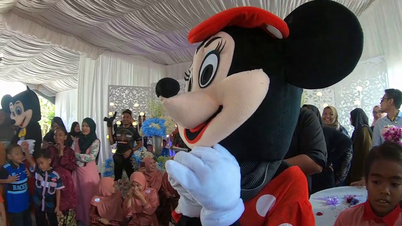 Kenduri Paling MERIAH abad ini!!! siap ada mickey mouse lagi.. orang KEDAH memang SEMPOI BAQ HANG..