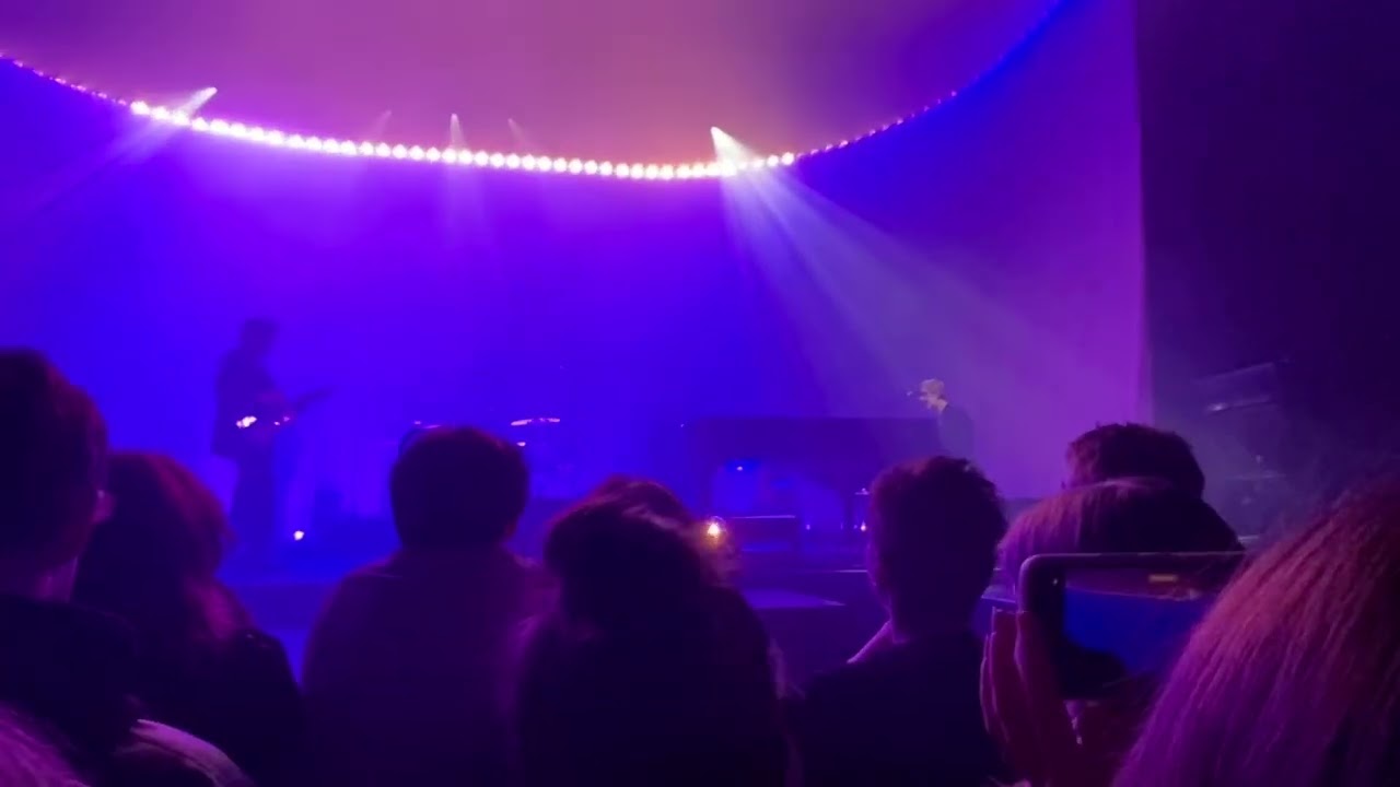 Tom Odell - Hold Me - Live in Prague 2024
