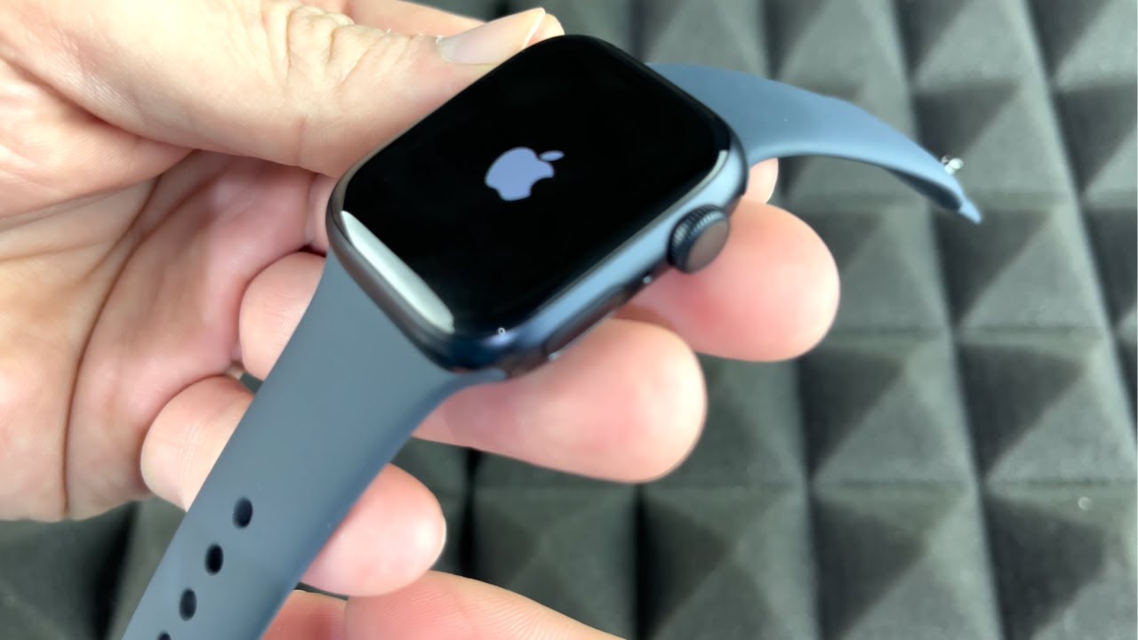 Apple Watch Series 7 GPS, 41mm Midnight Aluminium Case with Midnight Sport Band Unboxing