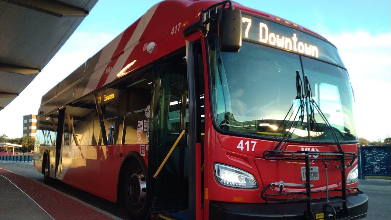 Hey Gang.. VIA bus New Flyer XN40 Xcelsior 