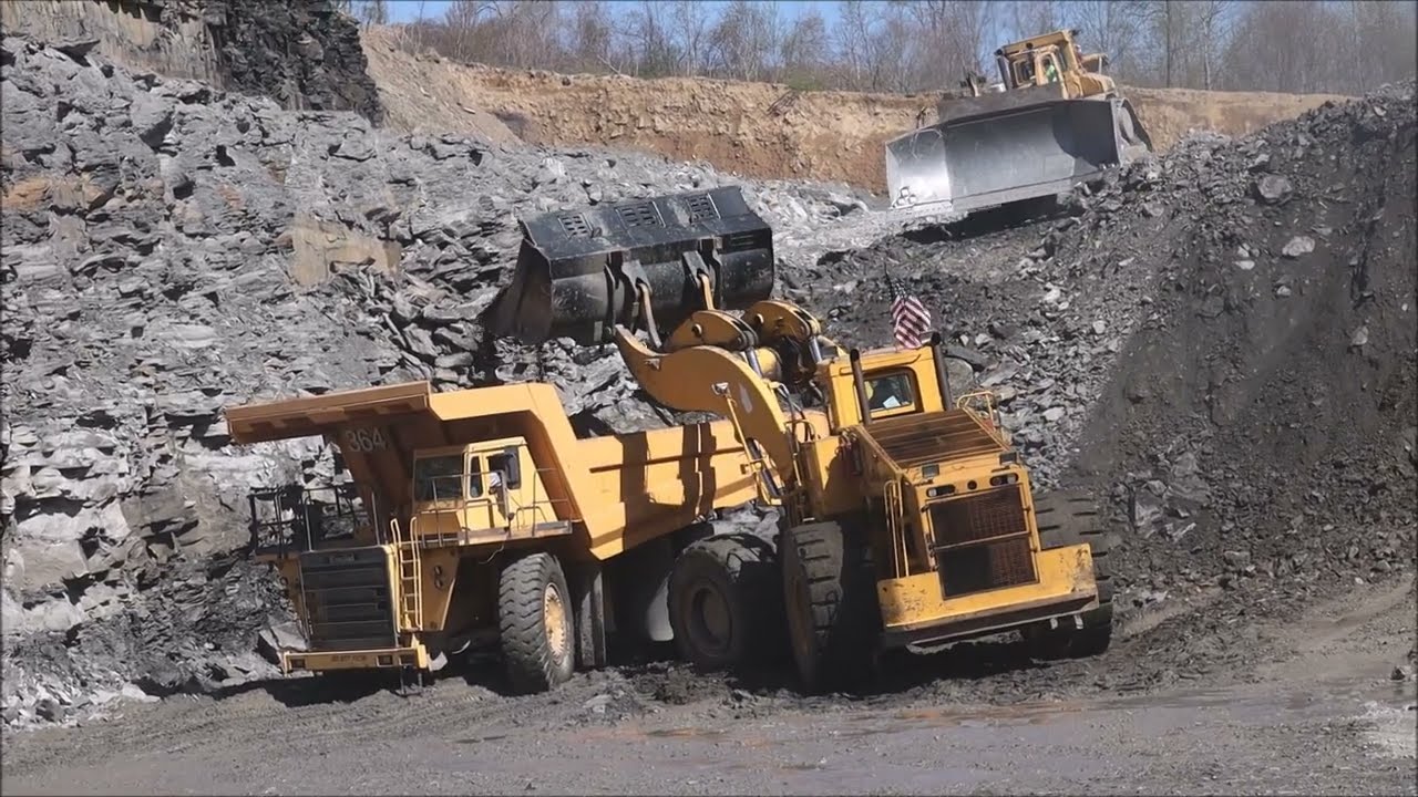 LeTourneau L-1000 loads Euclid R90C