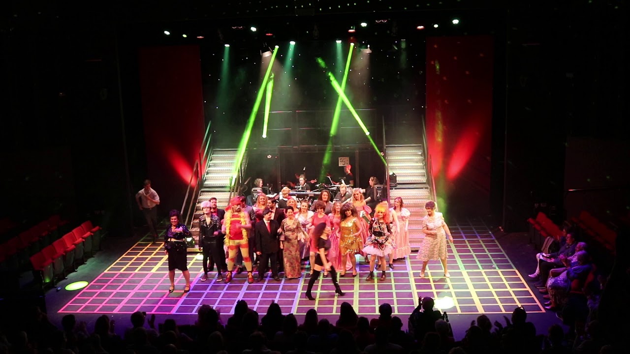 Bows - The Wedding Singer - Hessle Theatre