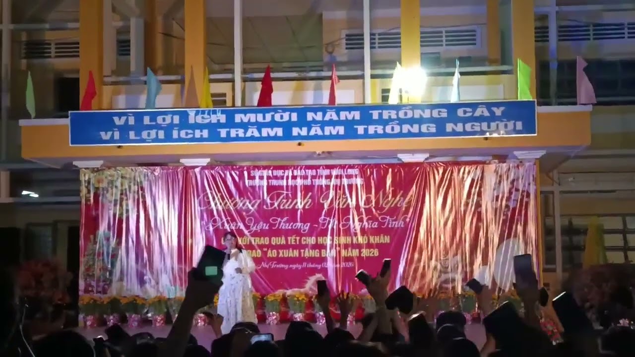 HAPPY NEW YEAR - MS. GIÀU