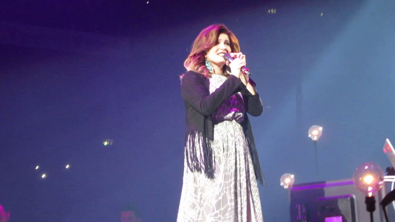 Suvi Teräsniska. Päästä mut pois. Hartwall Arena 30.12.16.