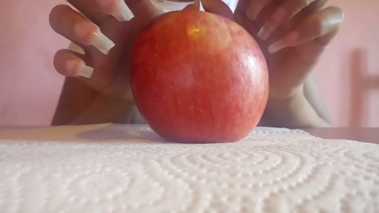ASMR: destroying an apple (long nails resistance)