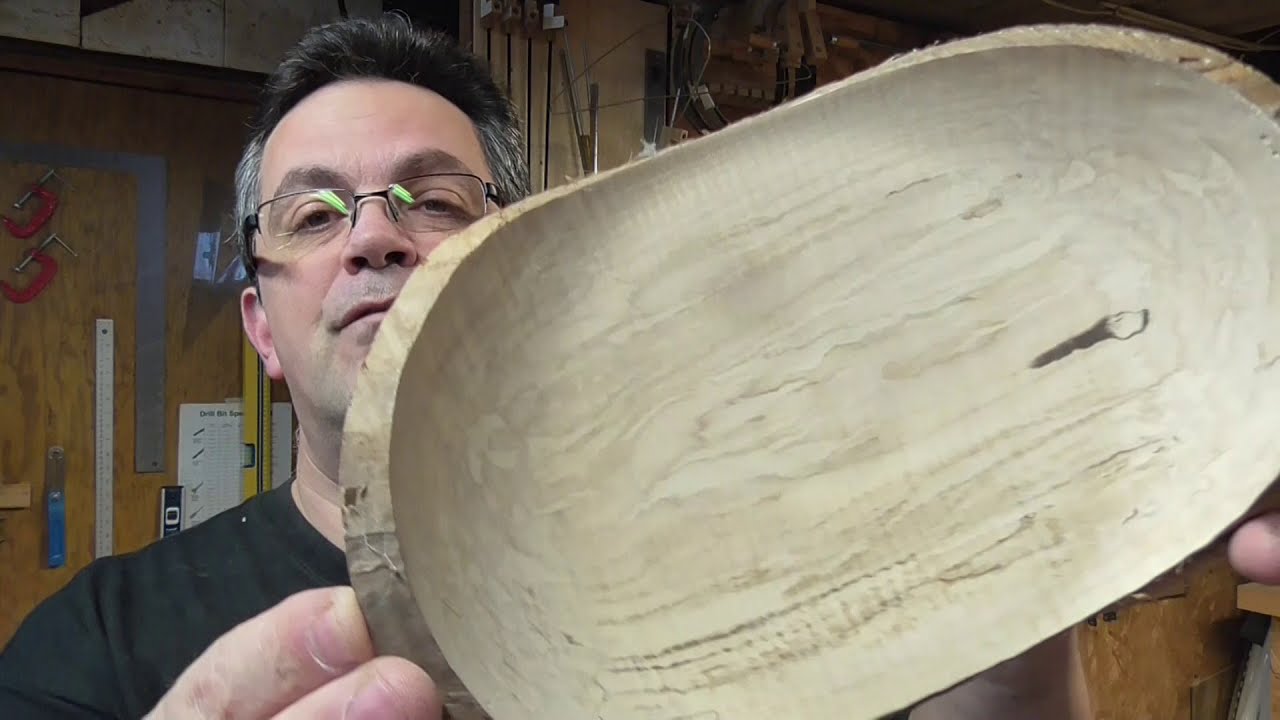 Comment tourner un petit bol allongé avec bordure naturelle