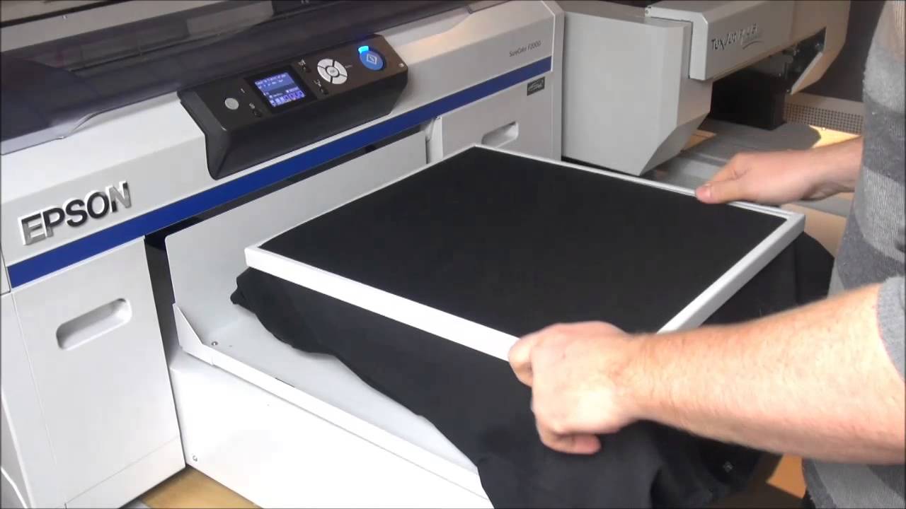 123 Applications | Impression d'un tee-shirt noir sur Epson SureColor F2000