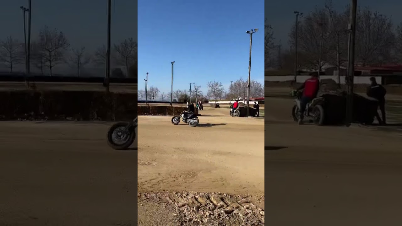 Skids and wheelies with @bradray28 and @tarranmac95 #flattrack #motorbike #450 #dirttrack