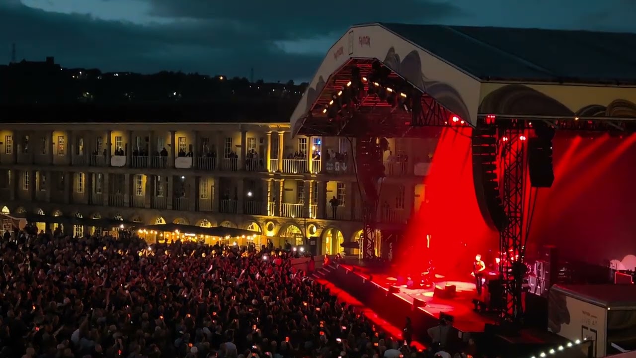 EXTREME -More Than Words- LIVE @ Halifax - The Piece Hall    Thicker Than Blood 2025