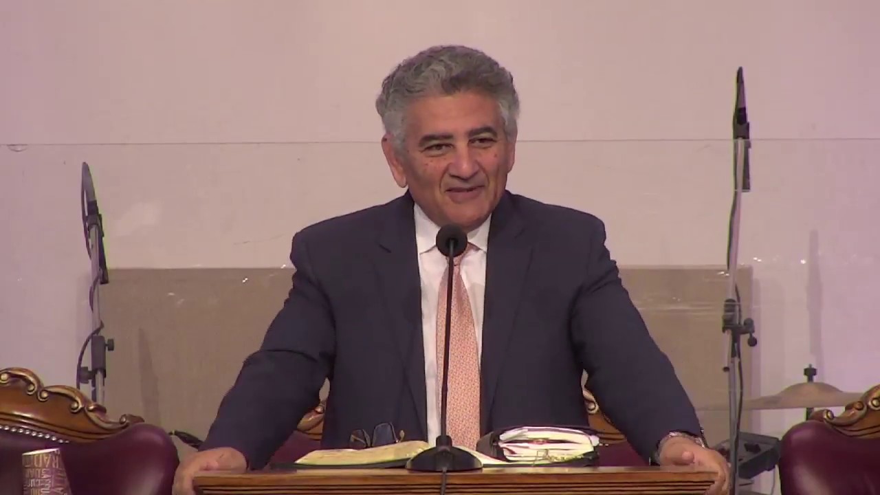 في حجر انت تدحرجه و في حجرهو يدحرجه - القس هشام كامل - 22-4-2018
