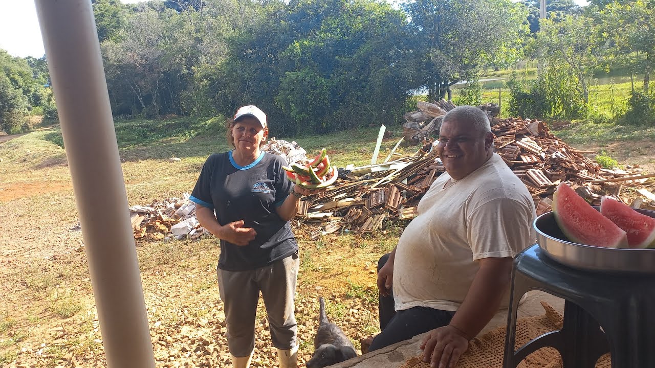 HOJE FOI DIA DE FAXINA ,COM A AJUDA DOS AMIGOS 
