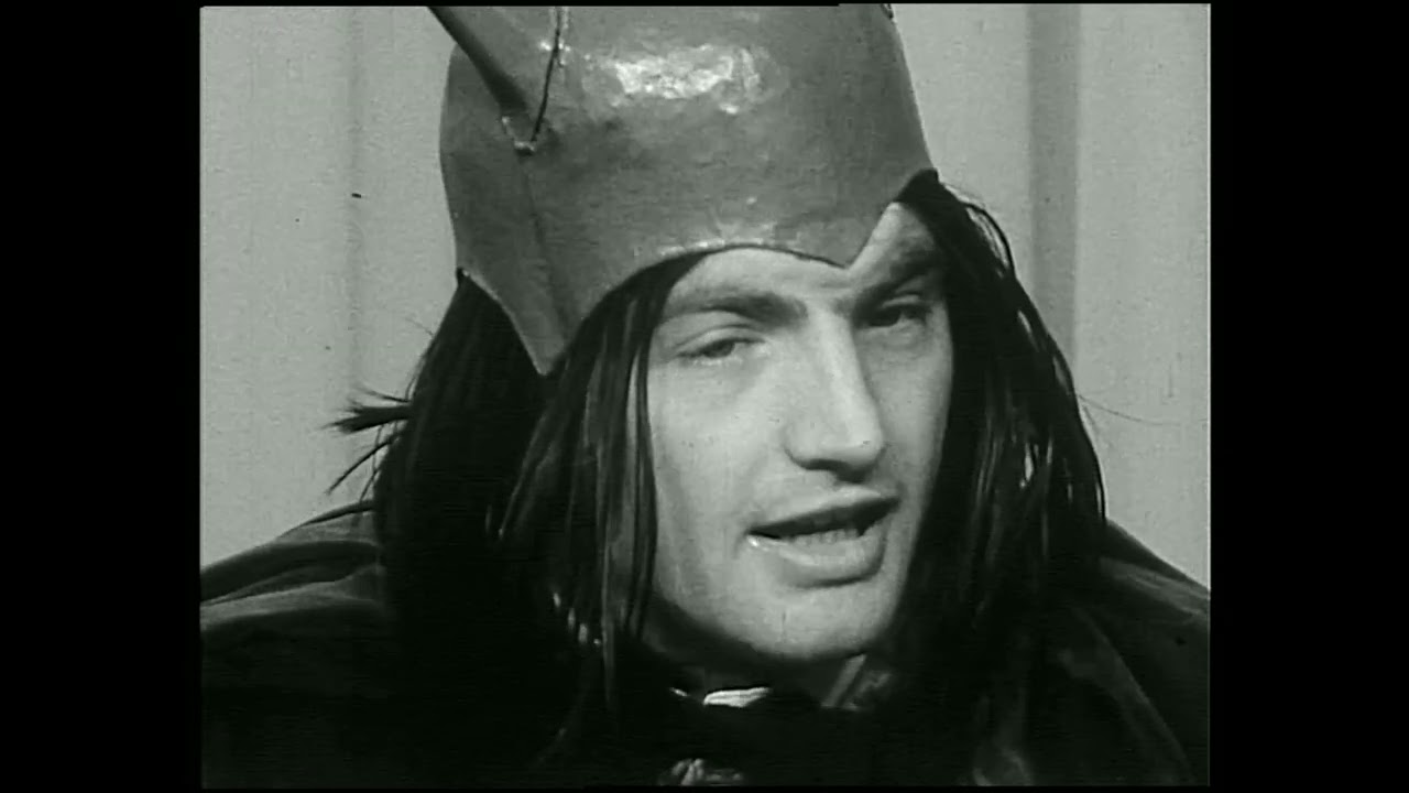 Screaming Lord Sutch interview (2/2). (Australia 1964). (Sound after 20 secs)