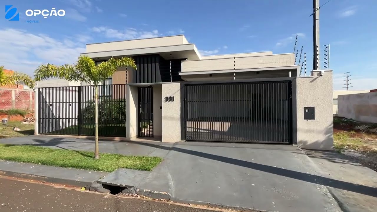 OPORTUNIDADE - Casa à venda em Maringá, Jardim Dias II, com 3 quartos, com 239.65 m²