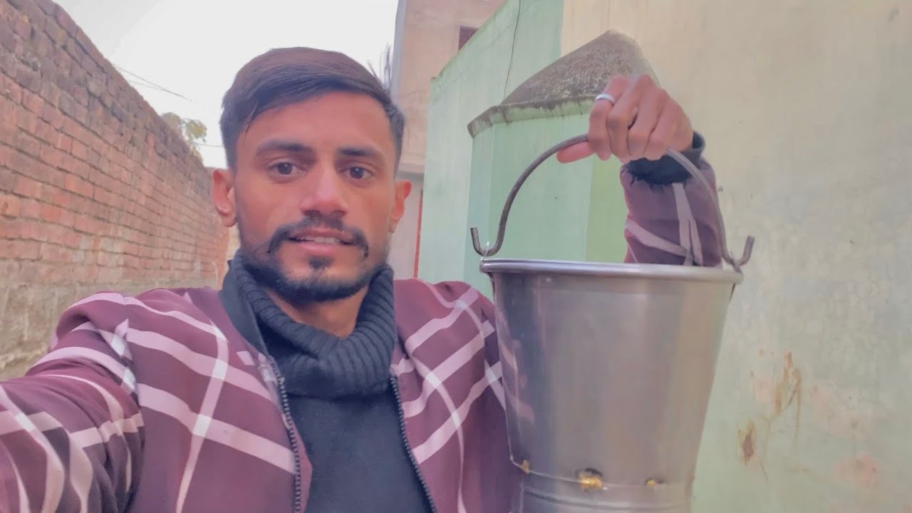 Subah Subah Gay Ka Dudh Nikal Waya