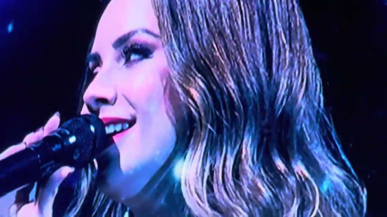 SANDY 21/11/25 CANTANDO COM ANDREA BOCELLI