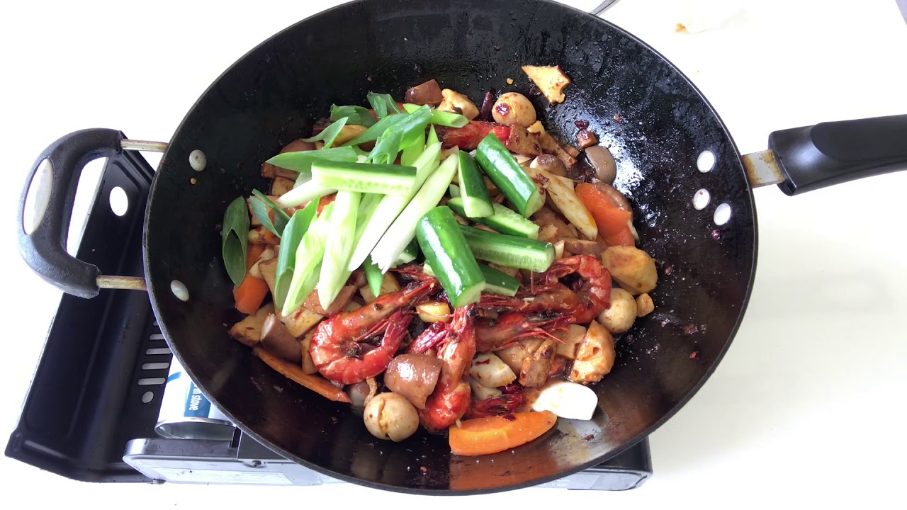 Spicy pot with Sichuan pepper