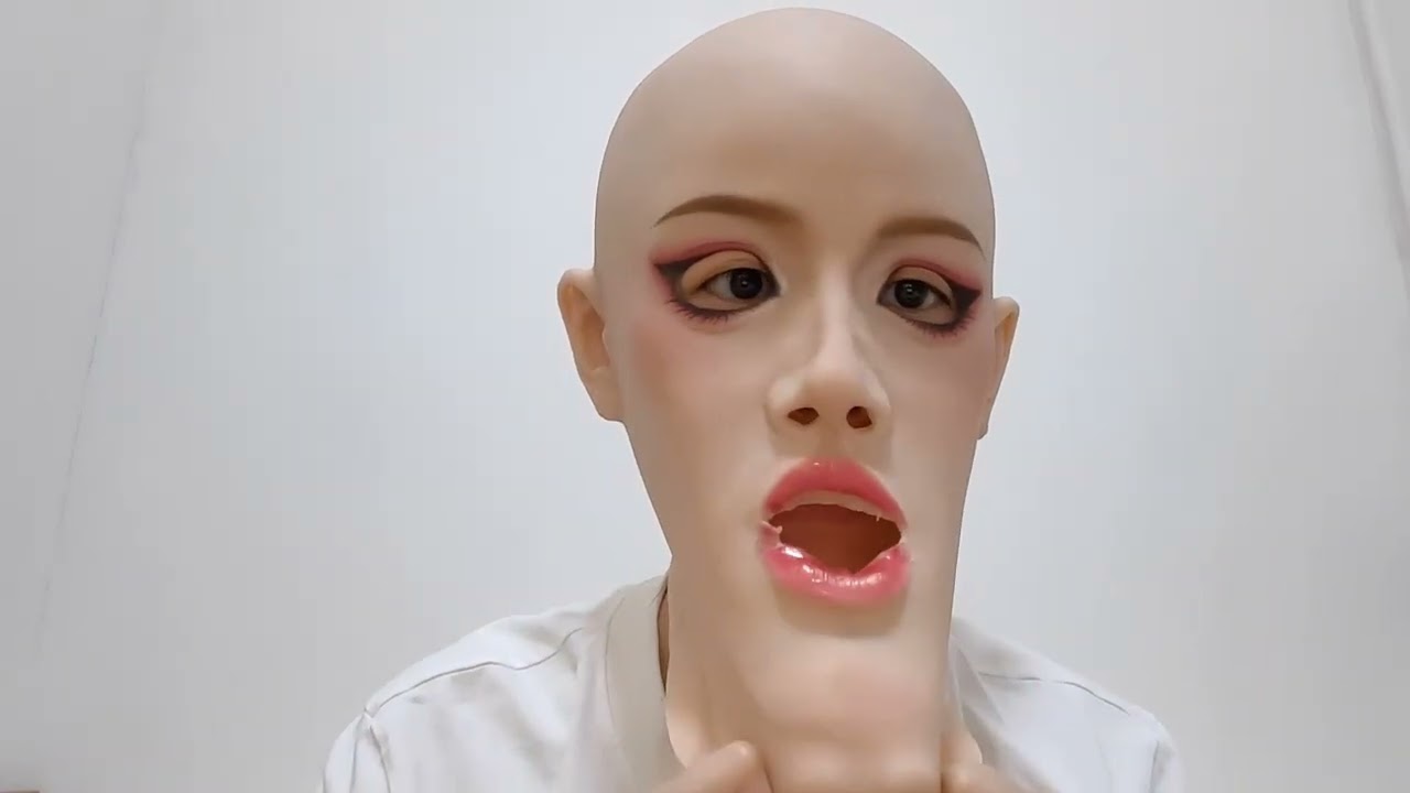 Trying on Silicone Mask | Moli's Lab