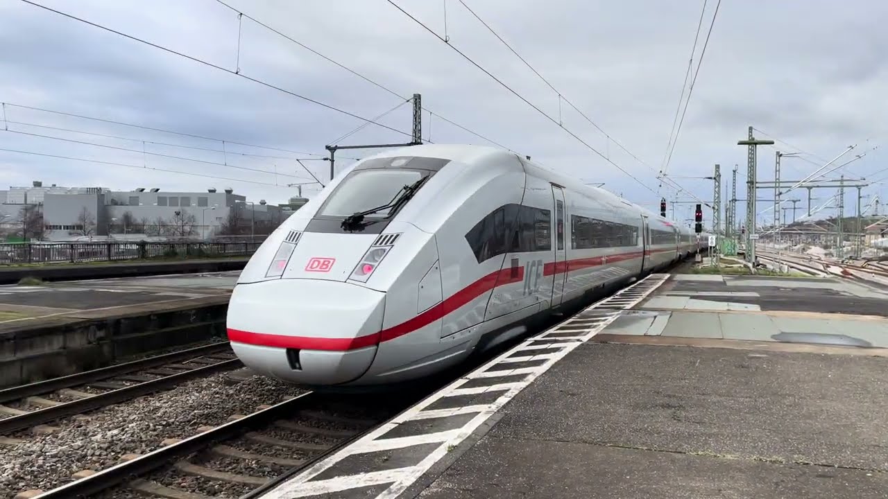 ICE 4 - Tw 9017 - 412 017 kommt im Bahnhof Stuttgart Untertürkheim zum halten.mov