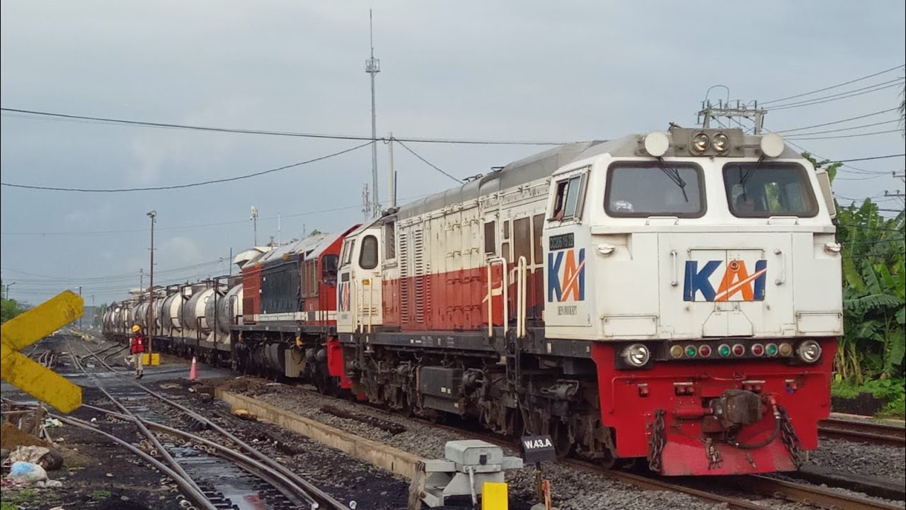 Momen KA Ketel Isian Ditarik Oleh CC 206 & CC 202