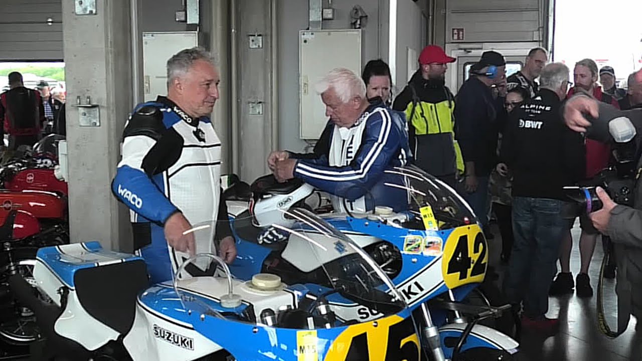 Sachsenring ADAC Classic 2025 in den Boxen Rennmaschinen 01