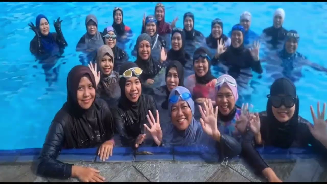 Happy Aqua Seniors! Fun & Safe Water Exercise 