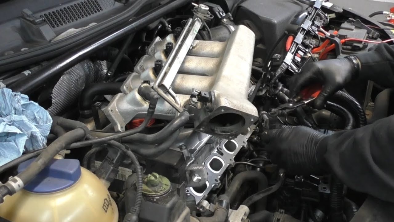 Audi TT 1,8T Przewód wentylacji korby, crankcase ventilation hose replace