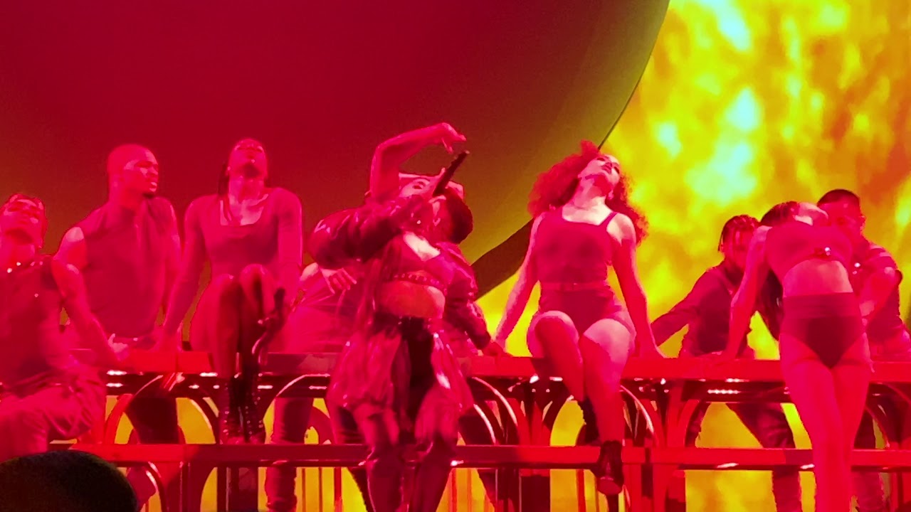 Ariana Grande - Raindrops + God is a Woman Live - Day 2 - San Francisco, CA - 12/18/19